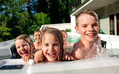 Le spa Jacuzzi® en famille : le partage en famille